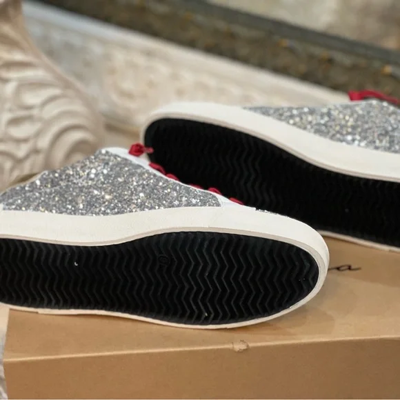 Limitless Sneaker - Silver Glitter with blue star - Picture 3 of 5